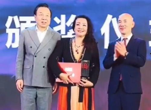张兰最新爆料录音,豪门恩怨再掀波澜  第3张 张兰最新爆料录音,豪门恩怨再掀波澜  第3张